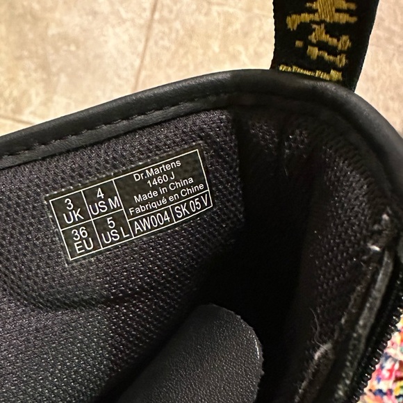 Dr. Martens - Picture 4 of 8